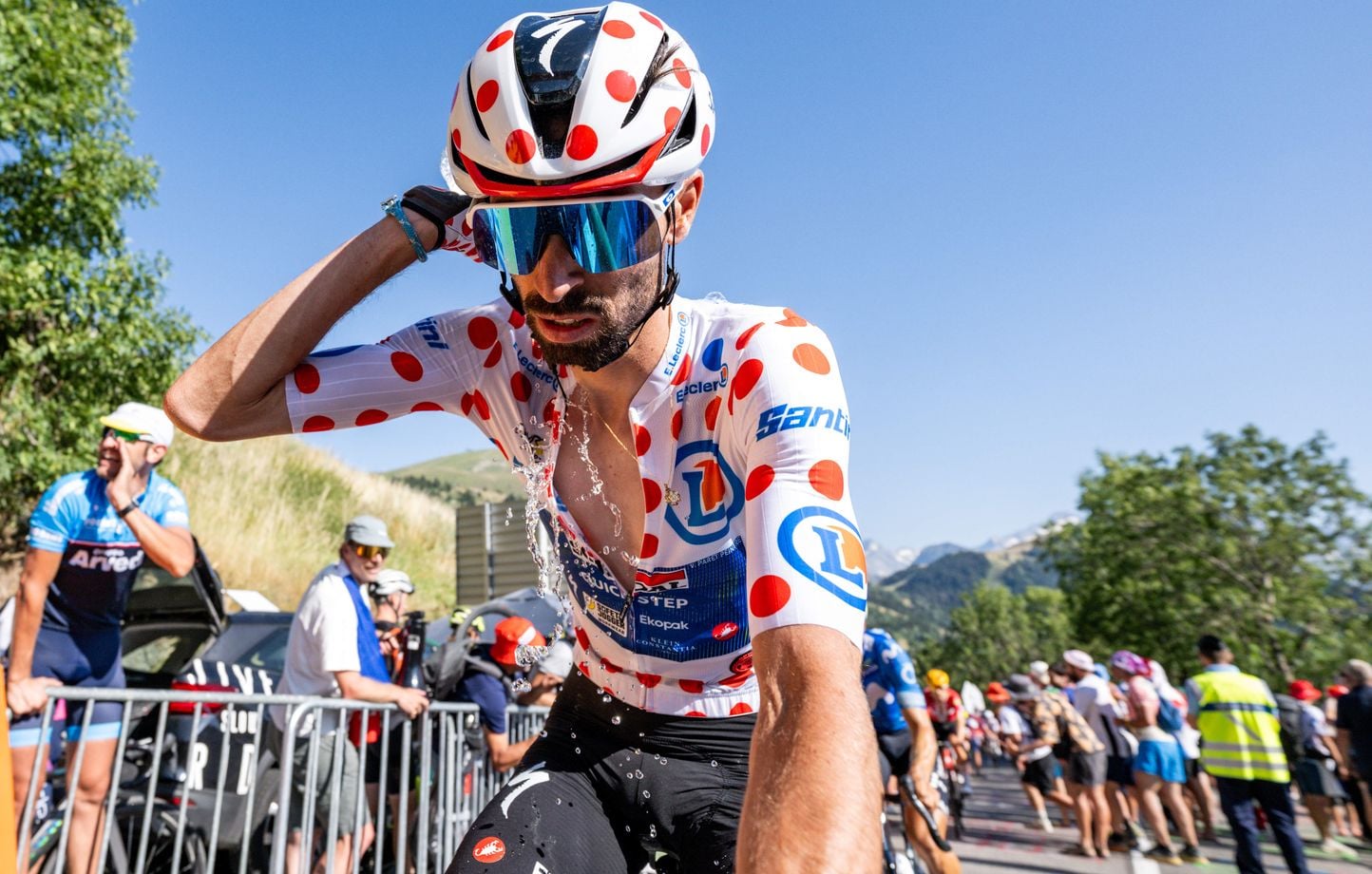 EN VIVO Tour de Francia: El maillot de lunares se va volando para Paret-Peintre… El top 5 de Lenny Martínez amenazado… Sigue con nosotros la 20ª etapa EN VIVO Tour de Francia: El maillot de lunares se va volando para Paret-Peintre… El top 5 de Lenny Martínez amenazado… Sigue con nosotros la 20ª etapa
